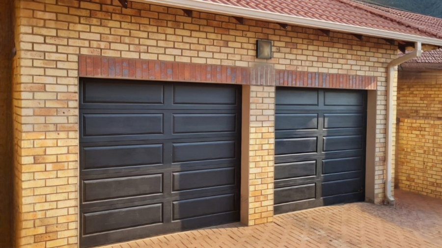 3 Bedroom Property for Sale in Langenhovenpark Free State